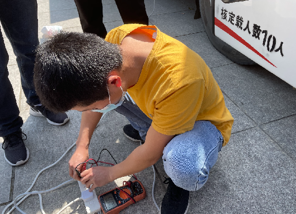 304.cam永利集团(中国)有限公司正能量:职工抢修献血车,好人好事成风景! 304.cam永利集团(中国)有限公司正能量:职工抢修献血车,好人好事成风景!